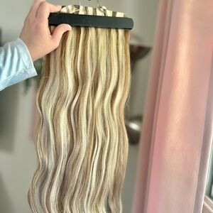 BELLAMI SILK SEAM 240G 22" ASH BRONDE HIGHLIGHT (21/60/16) HAIR EXTENSIONS